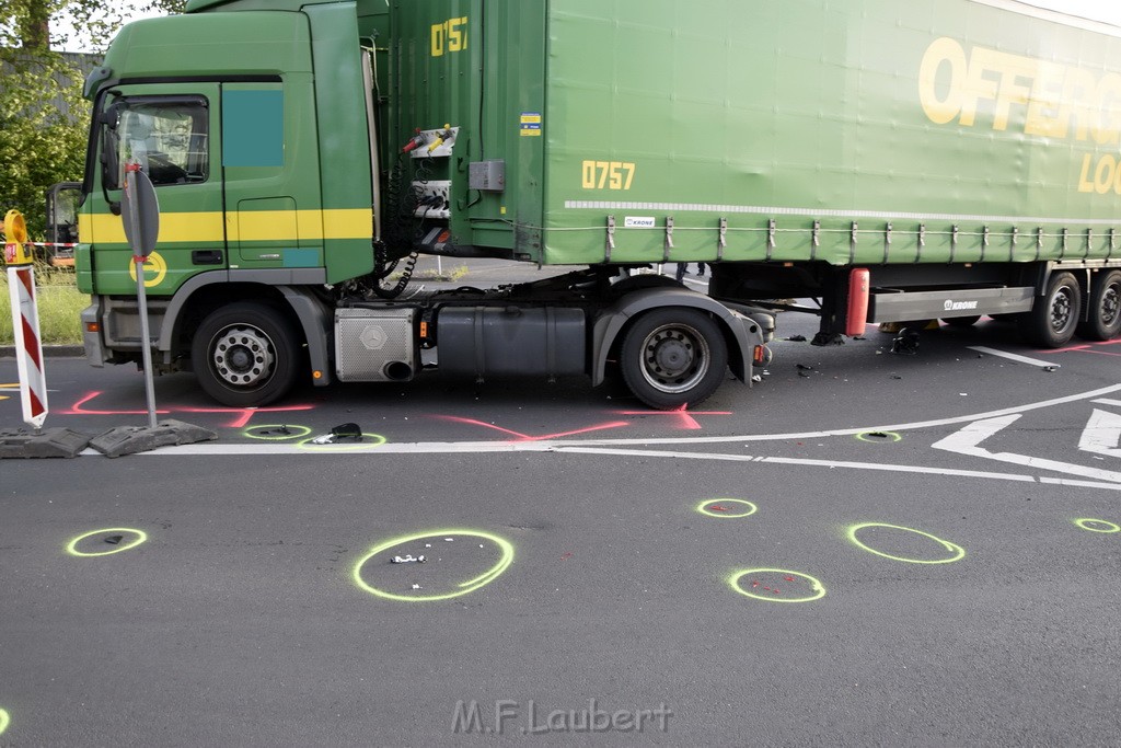 Schwerer Motorrad Unfall Feldkassel Robert Boschstr Edsel Fordstr P006.JPG - Miklos Laubert